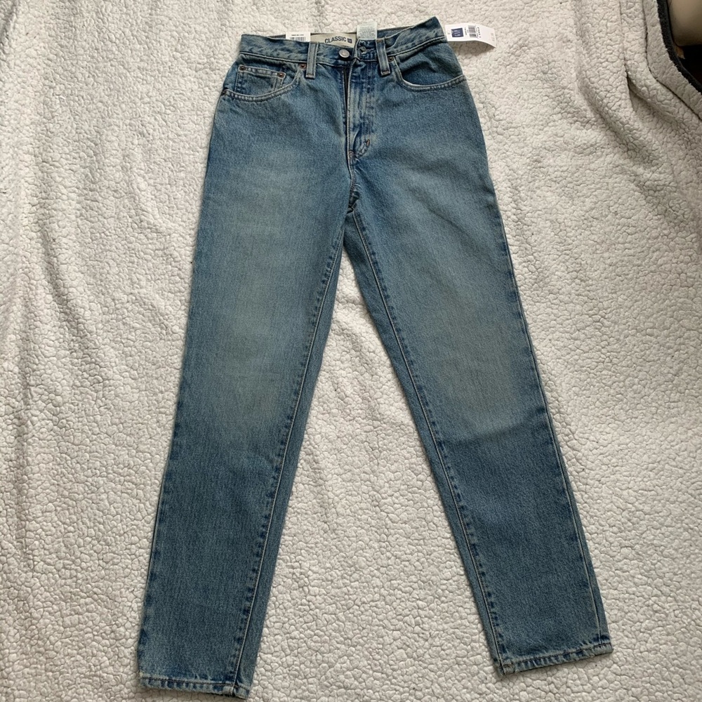 Gap classic slightly tapered leg jeans, NWT